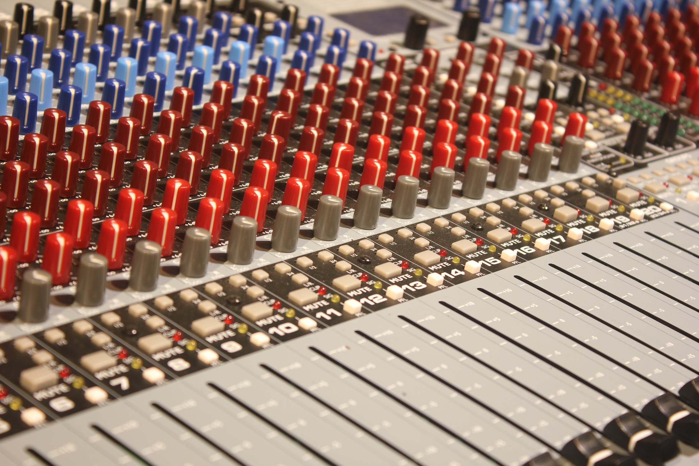 What Is The Best Channel For Distributing Digital Fund Marketing Content – And Why?